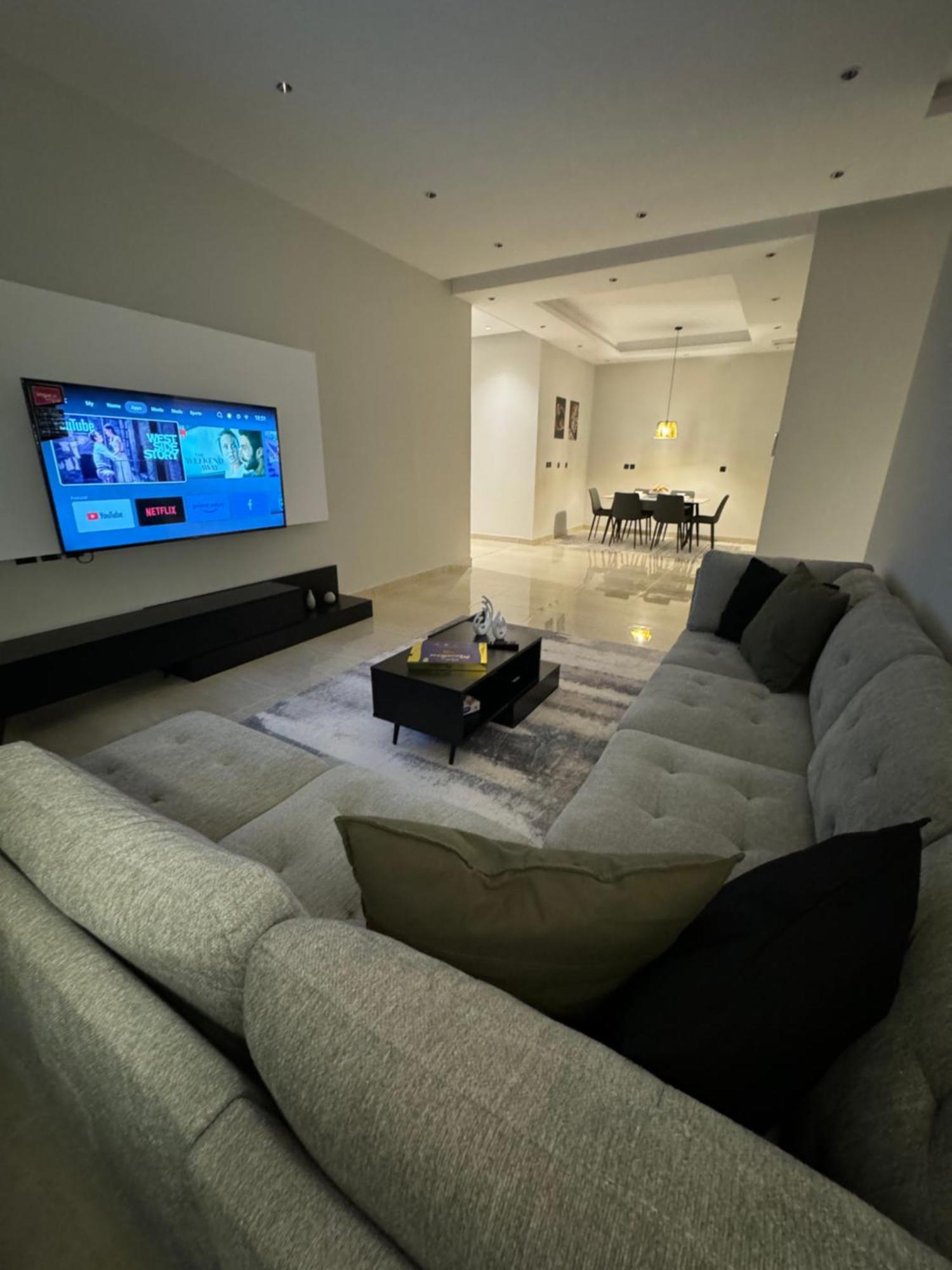 Kayan Apartemen Medina